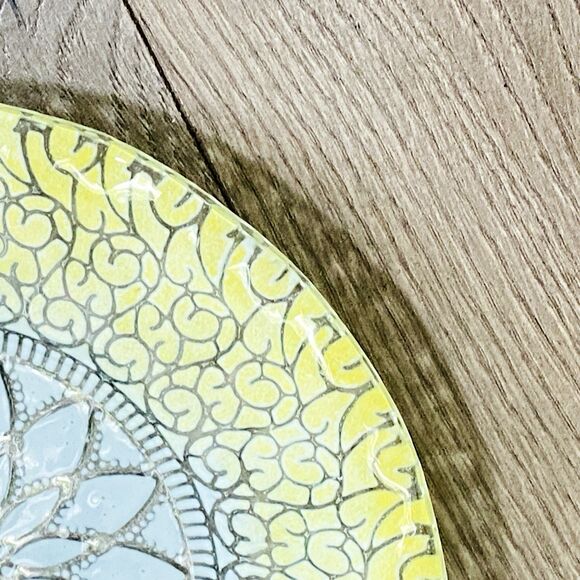 Signed Vintage Art Glass Plate Yellow White Clear Lacy Pattern 8.75 in - Picture 6 of 12